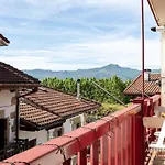 La Muralla By Basquelidays Hondarribia