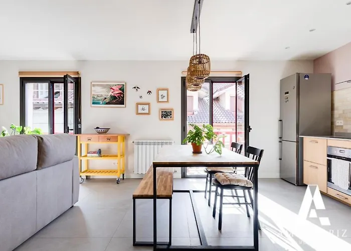 La Muralla By Basquelidays Hondarribia